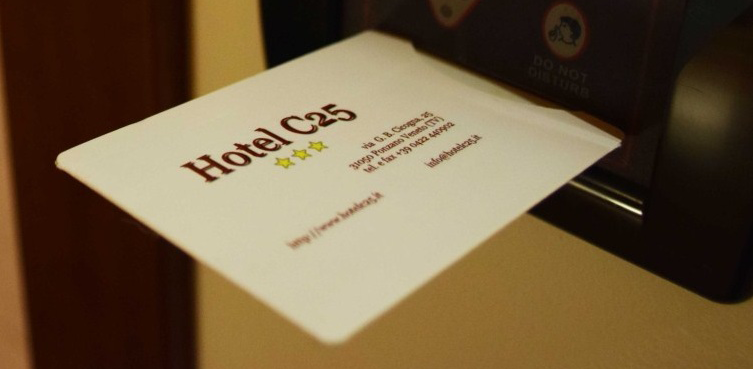 Hotel C25 : accesso alle camere